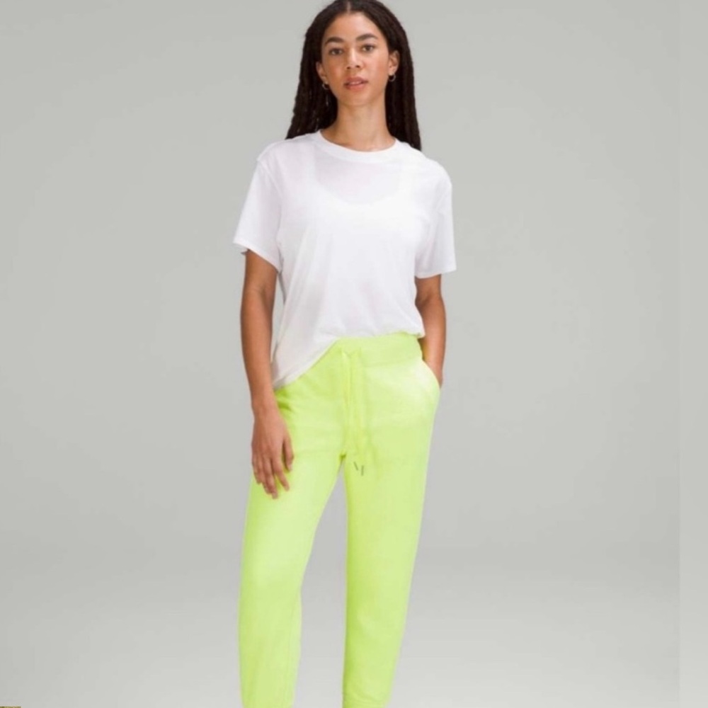 Lululemon Cropped Jogger 2 LN!